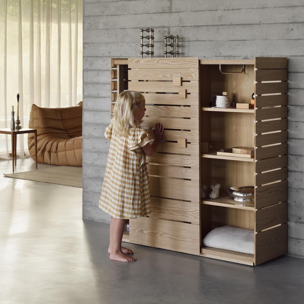 Quax designová knihovna do pokoje